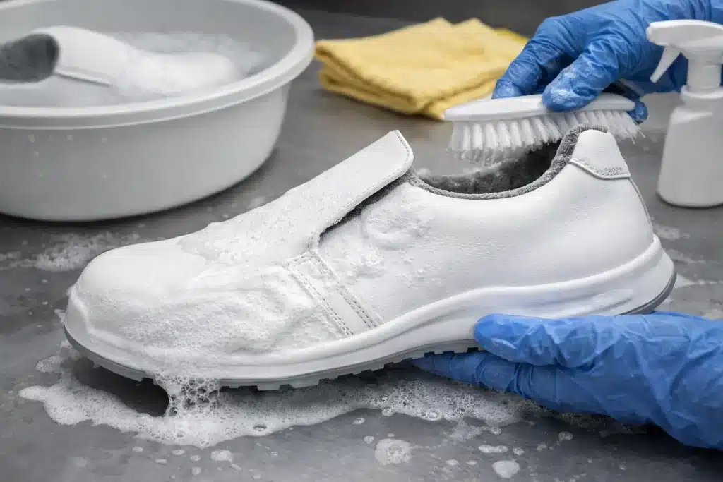 การทำความสะอาด รองเท้าเซฟตี้